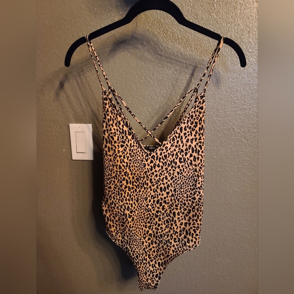 Forever 21 cheetah print bodysuit Size Medium